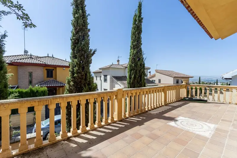 Chalet con Piscina en Cortijo del Aire Albolote