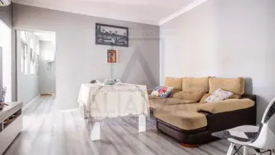 Piso en Venta en Camas con Terraza y Azotea Privada