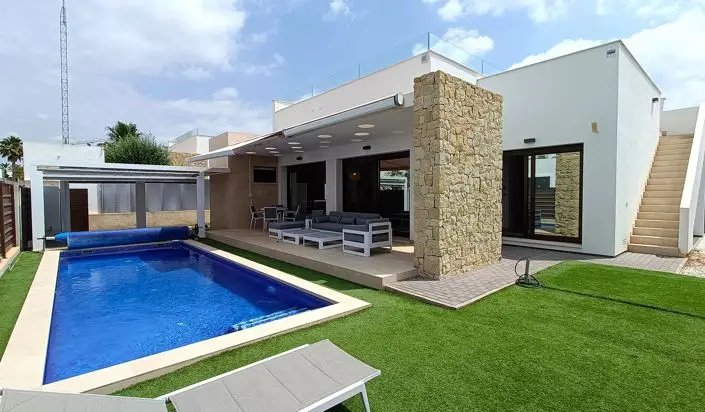 Villa en Venta Costa Blanca Sur 3 Dormitorios Piscina Privada