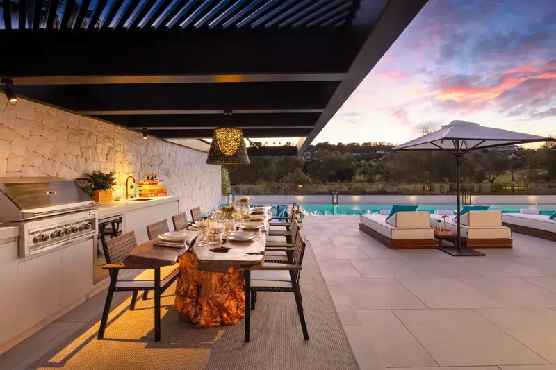 Villa Moderna en Nueva Andalucía con Vistas al Golf