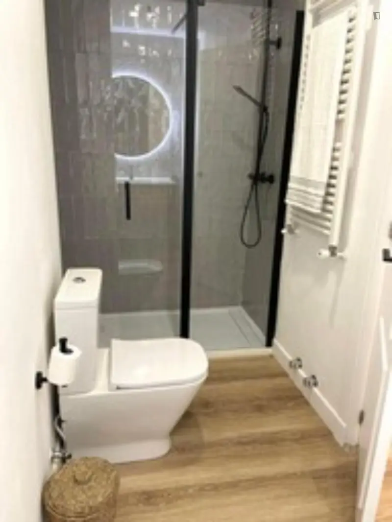Apartamento Moderno en Malasa	ña 2 Dormitorios 2 Ba	nos