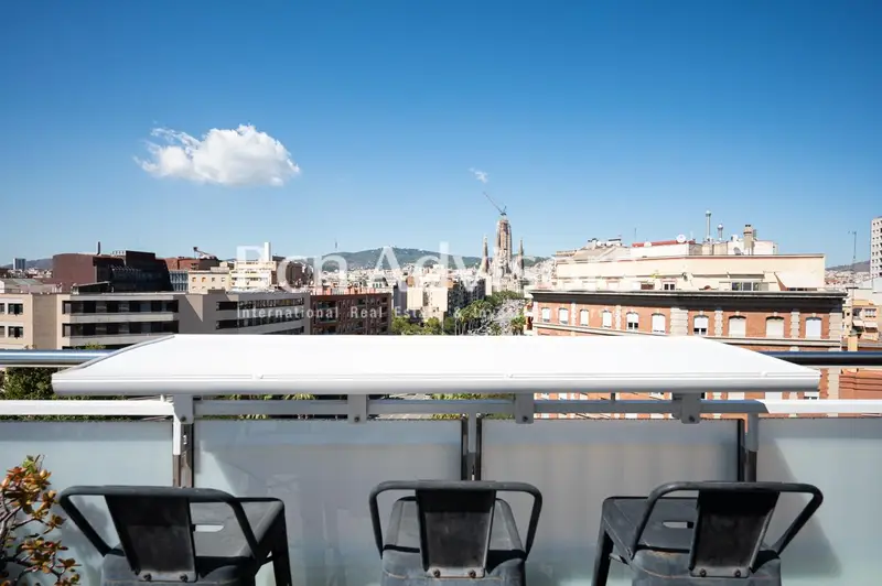 Atico con Terraza y Vistas en Eixample