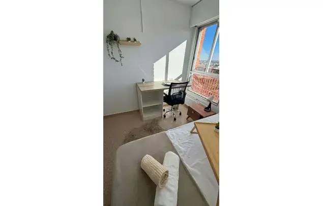 Rent a room of 105 m² in Madrid