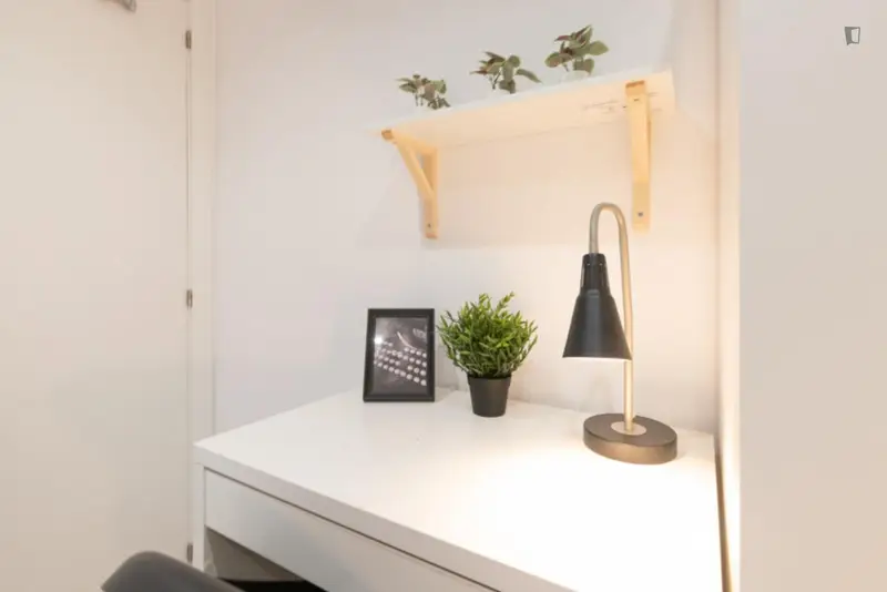 Habitacion Doble Amueblada Madrid - 18 a 35 años