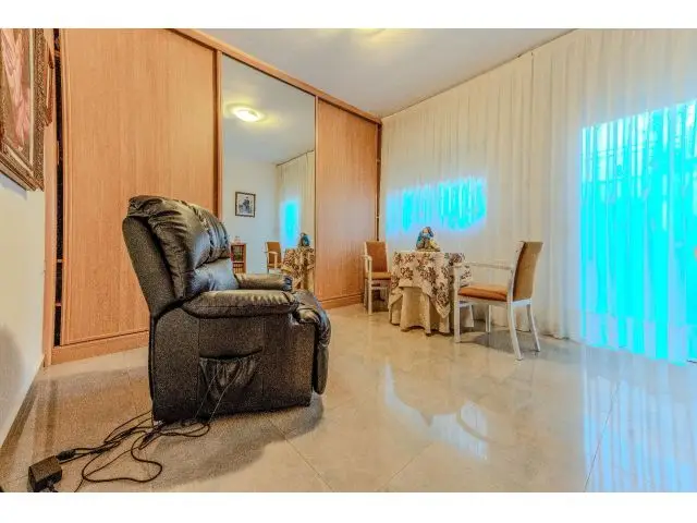 Casa De 5 Habitaciones, Con Patio, Terraza, Parking Y Ascensor En La Creu Alta