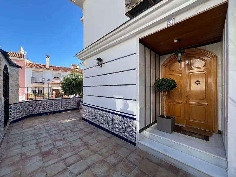 Casa Villa 5 Dormitorios Lujo Fuengirola Granados Acabados