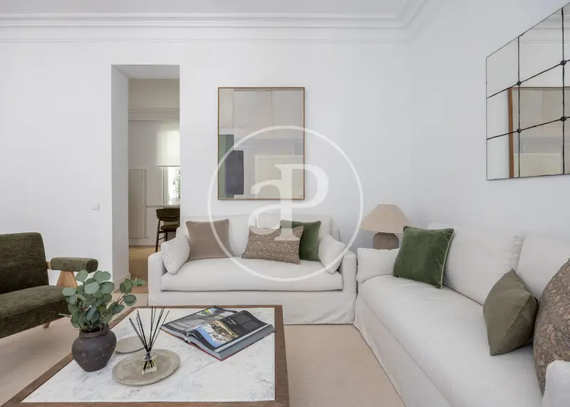 Piso en Venta Calle Perez Galdos - Reformado con Terraza y Balcones