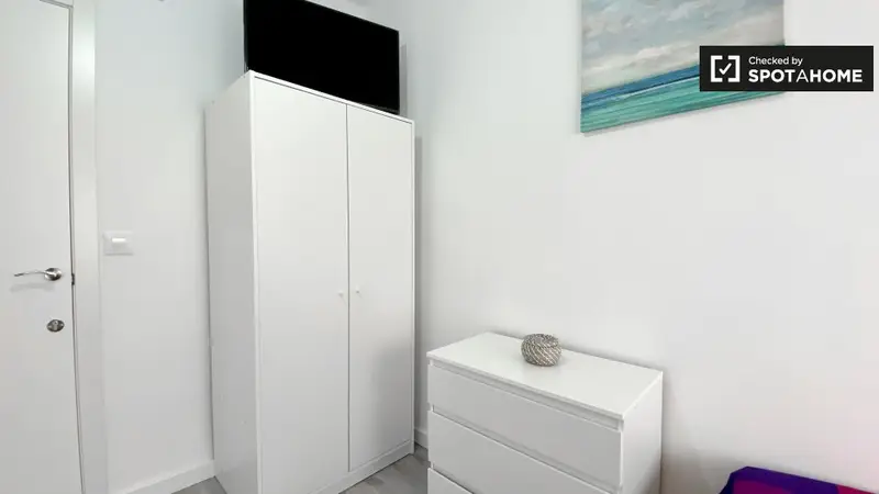 Habitacion en piso de 4 dormitorios El Pla del Real Valencia