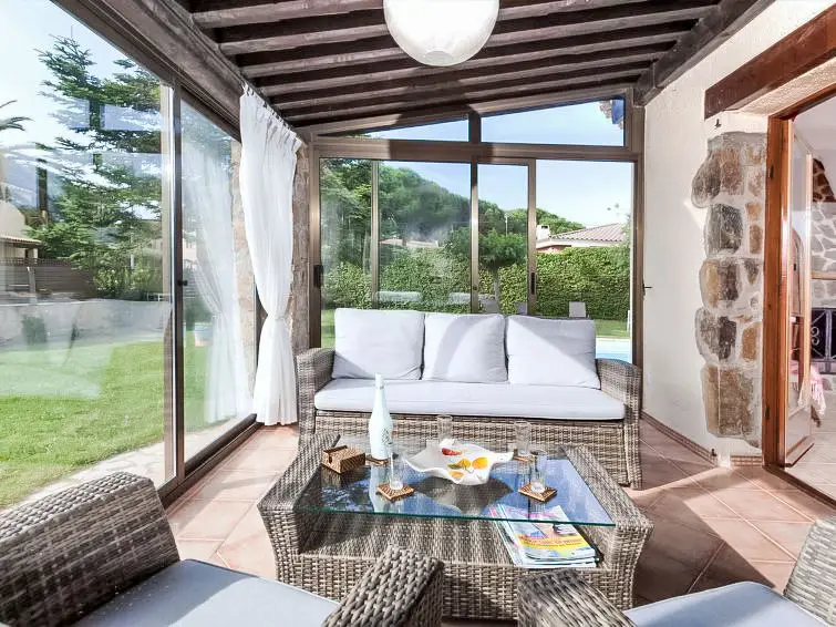 Casa Villa 3 Dormitorios Alquiler Calonge Espa	


a