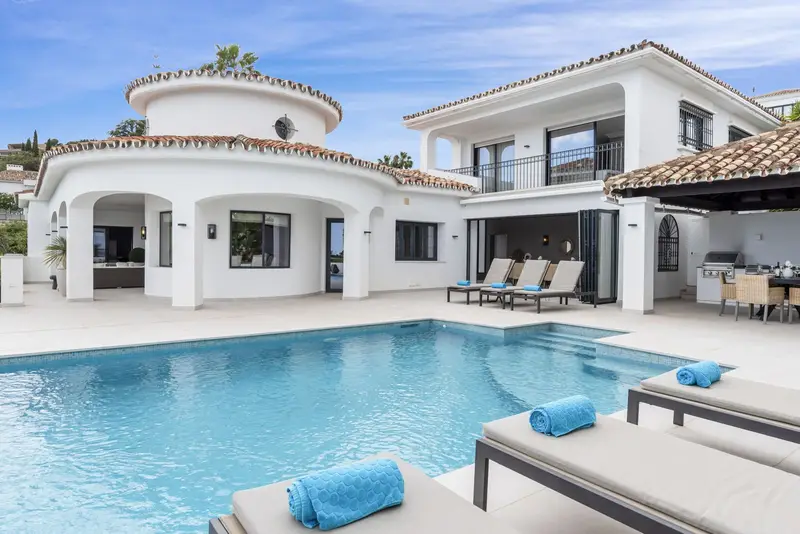 Casa-Villa de 5 Dormitorios en venta Benahavis, España