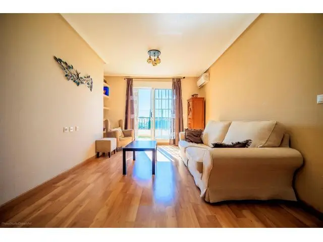 Apartamento en Torrevieja con Terraza y Plaza de Aparcamiento