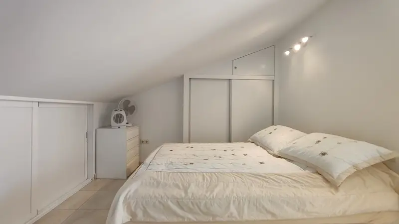 Apartamento 3 Dormitorios Albir Con Terraza y Solarium