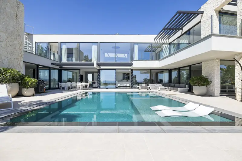 Casa-Villa de 5 Dormitorios en venta Benahavis, España