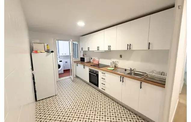 Rent 5 bedroom apartment in Alicante/alacant