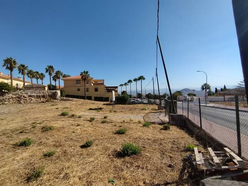 Terreno en Venta Coin Miravalle 1562m2 2560m2 Edificables 32 Viviendas