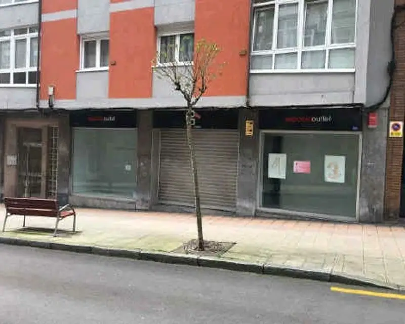 Local en Venta en Avilés 371 m2 con Patio
