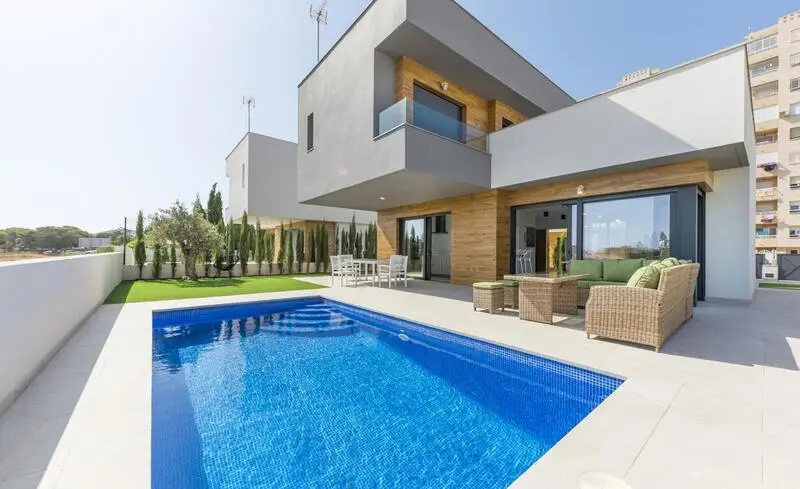 Villa en Playa Honda Murcia cerca del Mar Menor