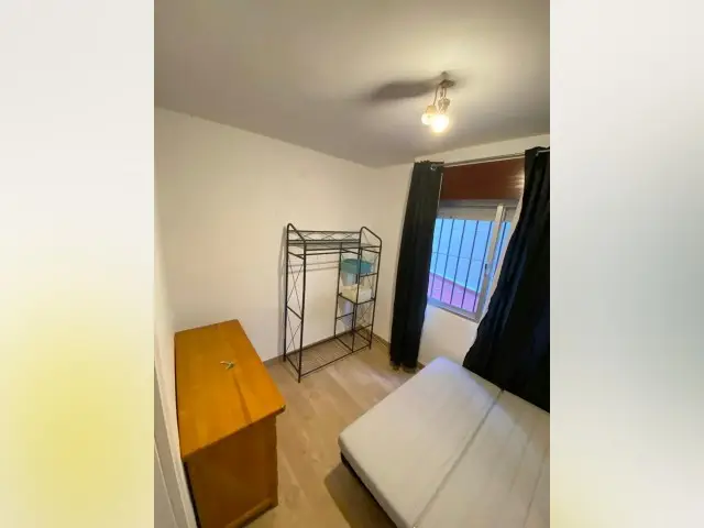 Habitaci
ón en Alquiler en M

álaga - Apartamento Reformado
