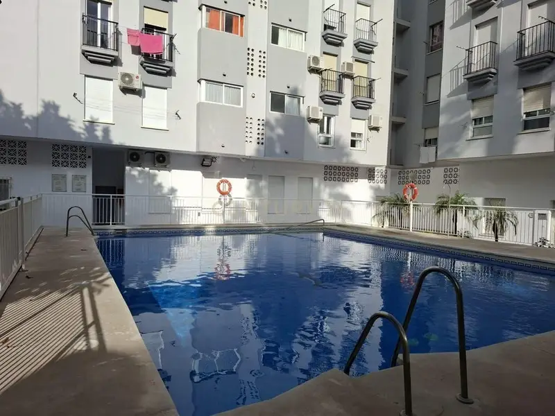 Apartamento en Fuengirola 3 dormitorios 2 baños Piscina Parking Playa