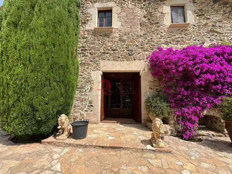 Masia en Vall-llobrega con 7 habitaciones y piscina