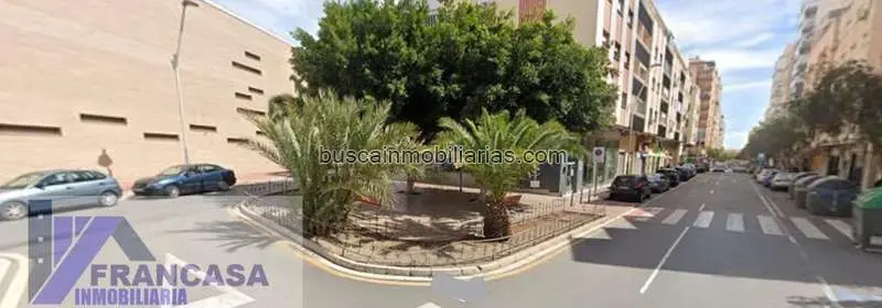 Local Comercial en Venta Almeria 225m2 1 Dormitorio
