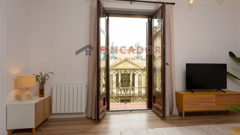 Piso reformado Via Laietana 124m2 3+1 habitaciones 2 baños