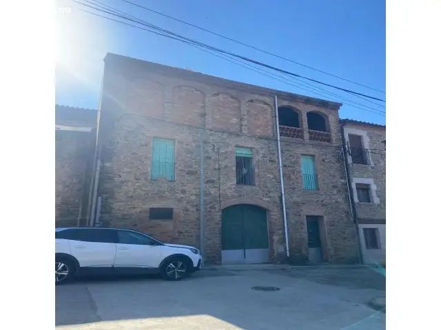 Casa de Piedra para Reformar en Colomers con Gran Potencial