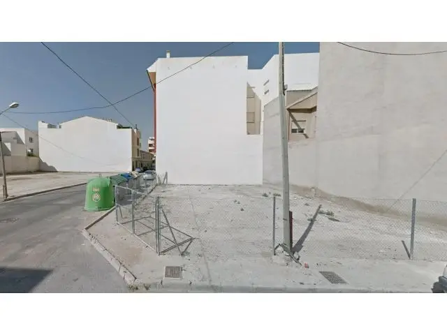 Solar en Monforte del Cid  231m2  Edificable 924m2