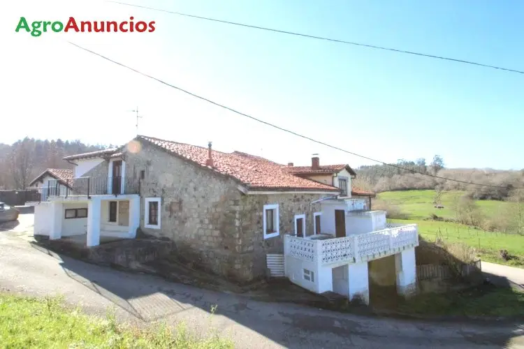 Venta  de Casa y cuadra cerca de la playa en Cantabria