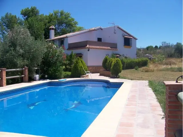Casa Rural con Piscina Cerca de Ronda 6 Dormitorios
