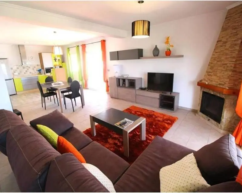 Venta Villa con piscina en Sella