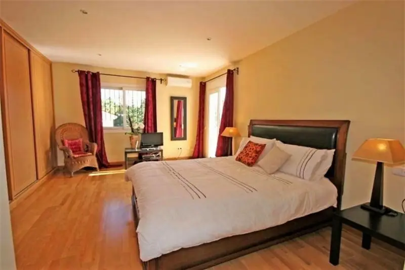 Chalet en venta en Marbella 4 dormitorios 3 baños