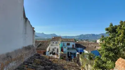 Casa Pareada en Pedreguer con Patio y Terraza