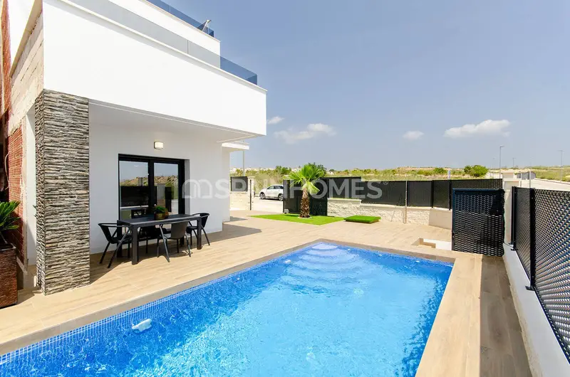 Chalet Independiente con Piscina Privada en Bigastro Orihuela