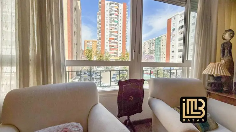 Vivienda Luminosa en Plaza Basconia La Trinidad Malaga
