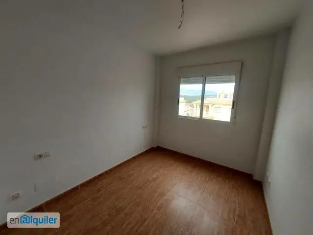 Chalet Adosado en Castalla con Terraza Piscina y Parking