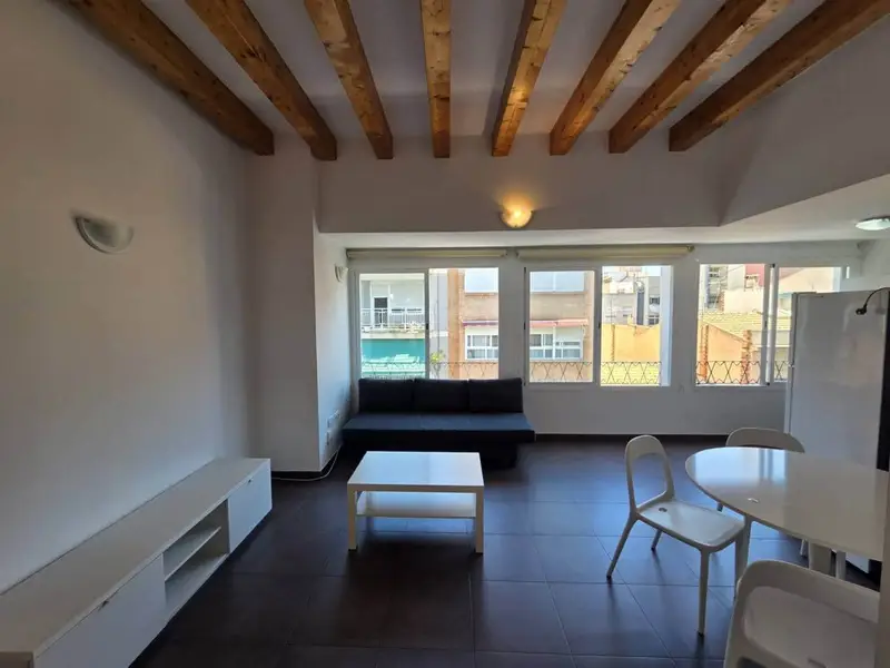 Alquiler Ático con Terraza en Alicante - 1 Dormitorio