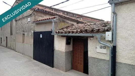 Tu nuevo hogar en Lagartera: tradición, comodidad y excelente ubicación.