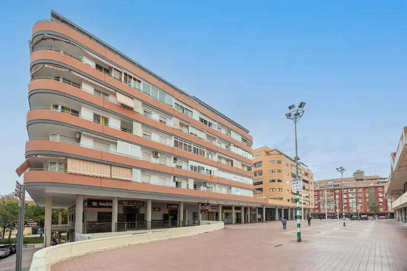 Venta piso 3 habitaciones 2 baños terraza Benidorm Colonia Madrid