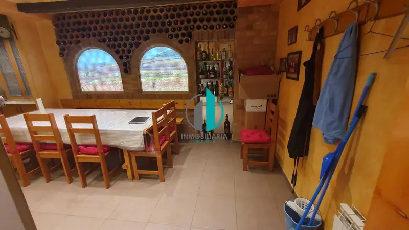 Venta Local Comercial con Chimenea en Logroño