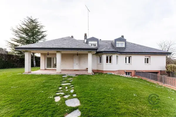 Chalet en Ciudalcampo 670m2 5 Dorm 5 Baños Piscina Jardín