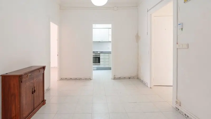 Piso en venta en Poble Sec Barcelona 77m2 3 habitaciones 2 baños