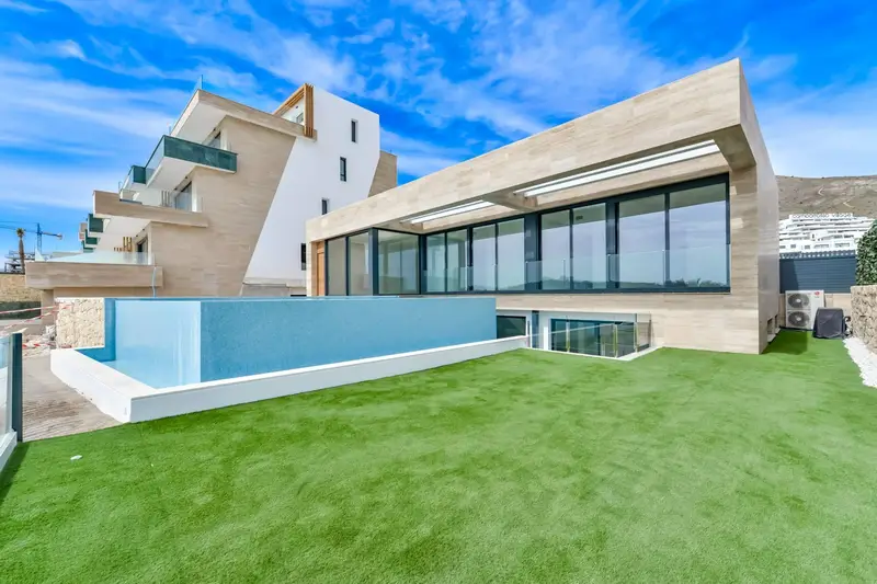 Villa en Finestrat con Piscina - 3 Dormitorios - Garaje - Lujo