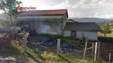 Venta  de Finca rústica con instalaciones ganadera en Cantabria