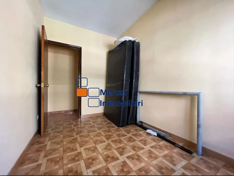 Venta Piso 68m2 a Reformar Cornellà Llobregat 3 Dormitorios