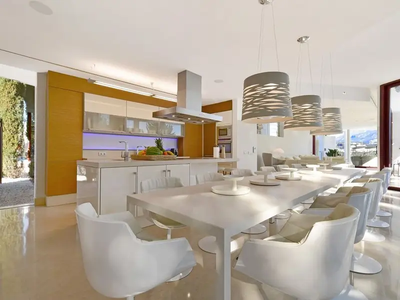 Villa de Lujo en Nueva Andalucía 7 Dormitorios Alquiler Vacacional