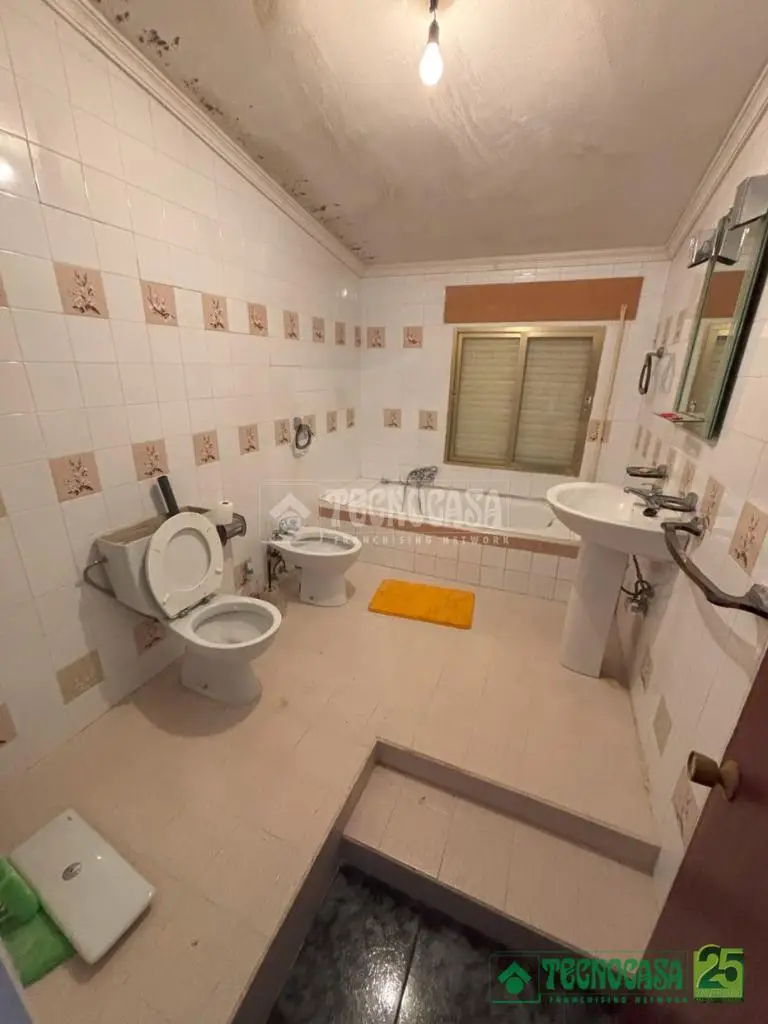 Chalet Independiente en Villar de Cañas con Jardin y Barbacoa