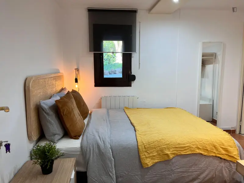 Habitacion Doble con Baño Privado cerca de Barcelona