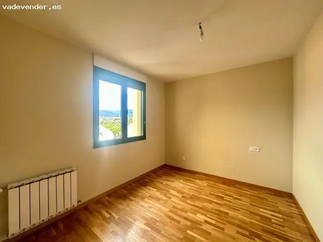 PISO Centro Ponferrada 3 habitaciones 2 baños cerca colegio San Ignacio