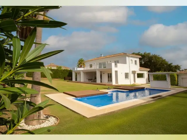 Villa de Lujo en San Roque Club 3 Dormitorios